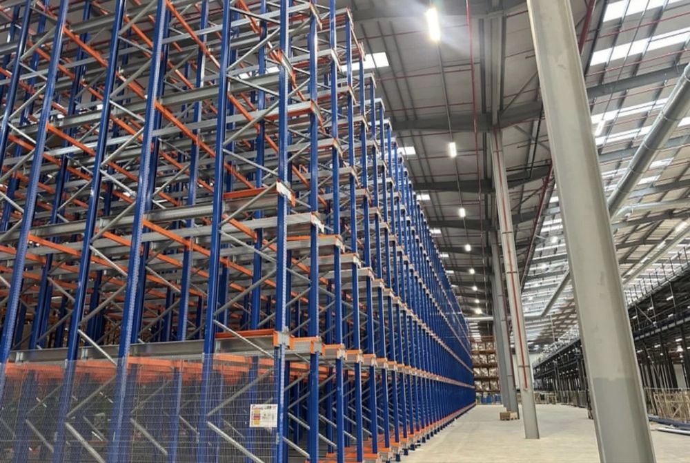 Rafturi metalice industriale