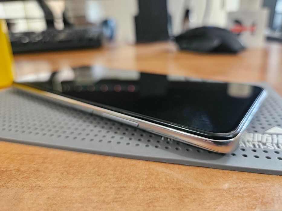 Xiaomi POCO F3 – 8/128GB, пълен комплект, неразличим от нов!