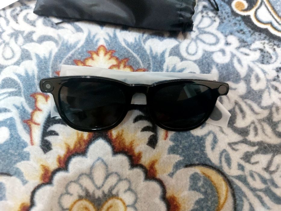 Smart glasses aqlli ko'zoynaklar