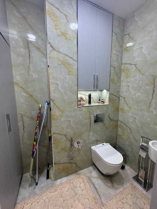 Mirzo Ulug'bek metro yonida