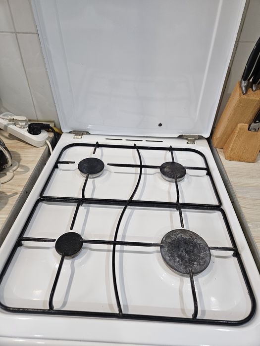 Газовая плита. В отличном состоянии.