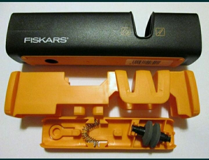Dispozitiv XsharpTM FISKARS pentru ascutit cutite si topoare