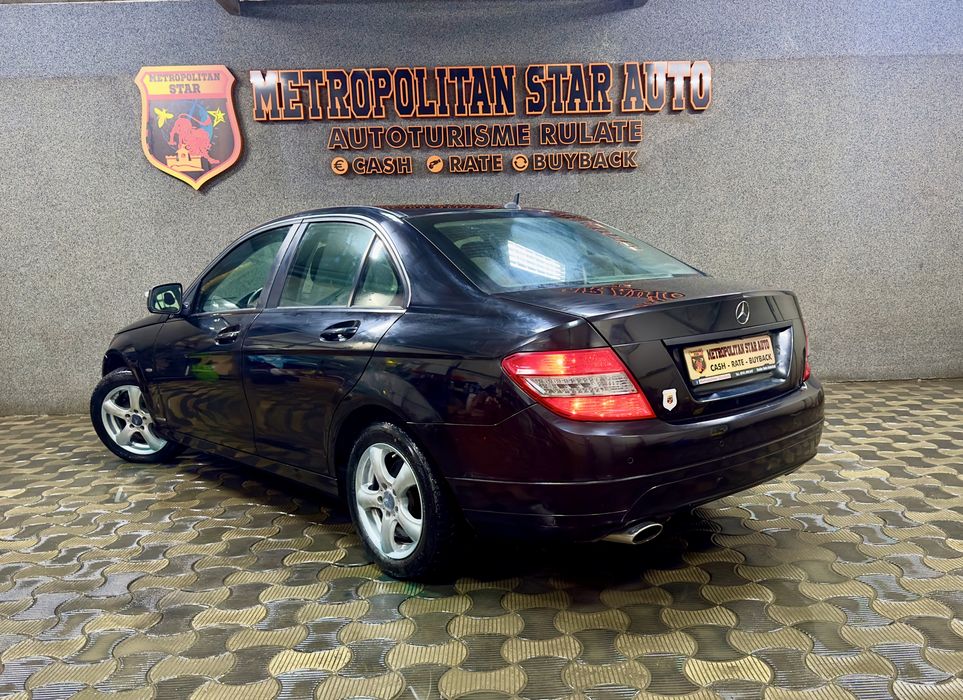 Mercedes-Benz C220  GARANTIE •Rate Fixe - Avans O%