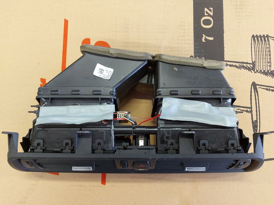 Централна духалка за бмв ф10 ф11 оригинал