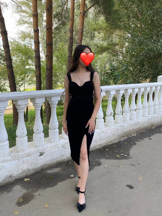 Черное вечернее платье