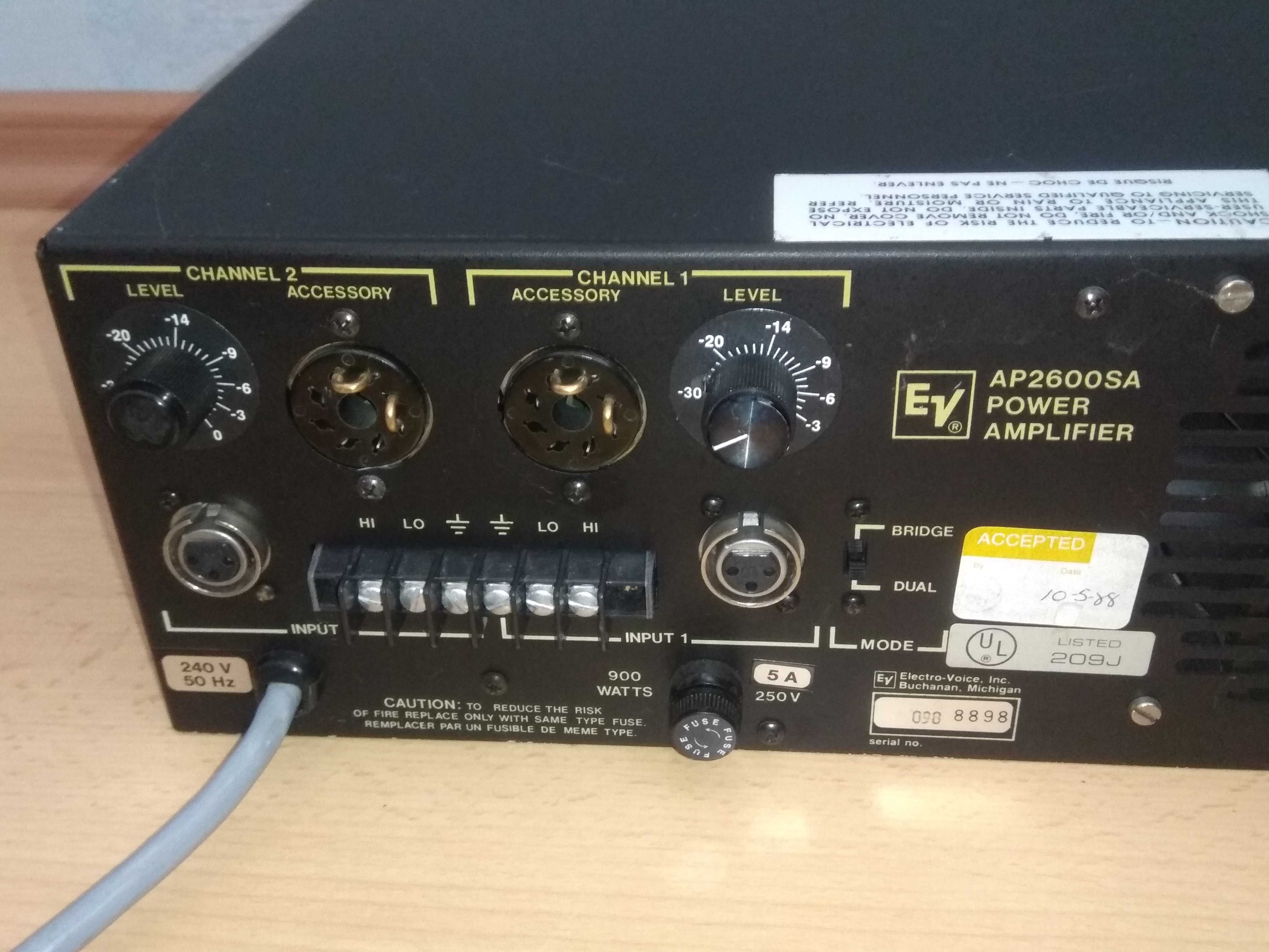 Професионално стъпало Electro-Voice AP2600SA