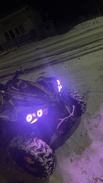 Vând sau schimb cu auto can am renegade 1000