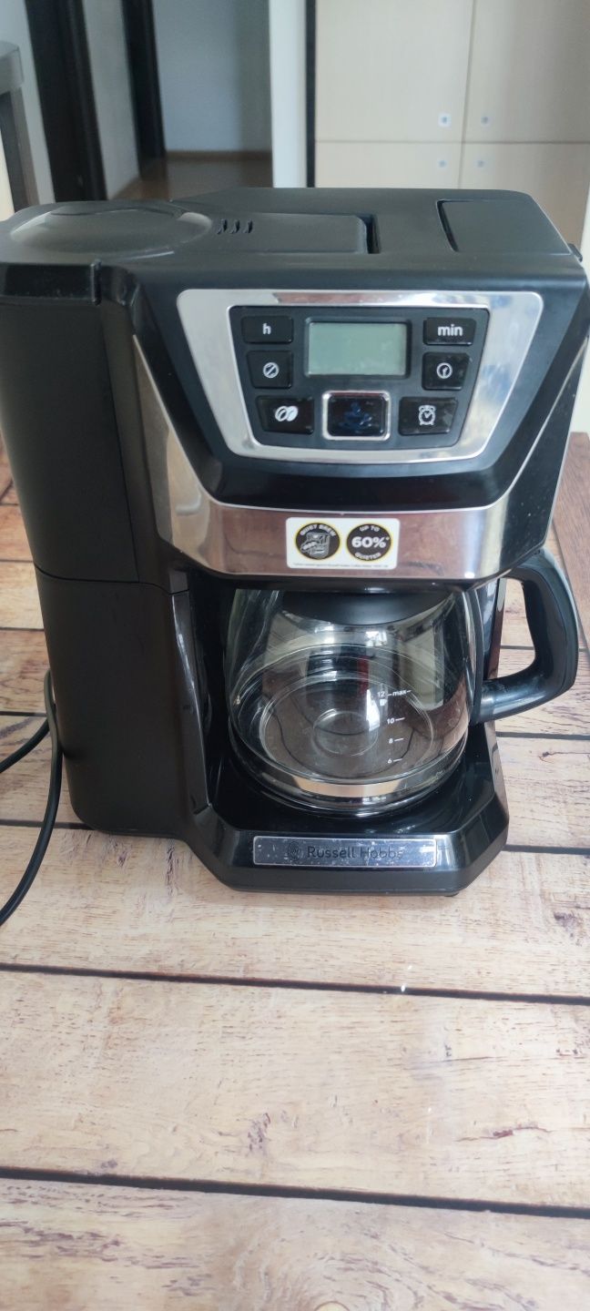 Cafetiera cu rasnita Russell Hobbs