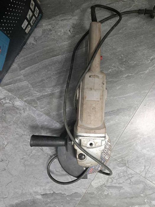 Болгарка Crown (763670 г. Кокшетау, ул. Абая 128, 21)