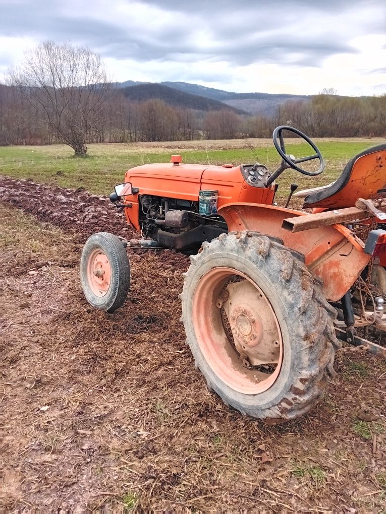 Tractor fiat 215