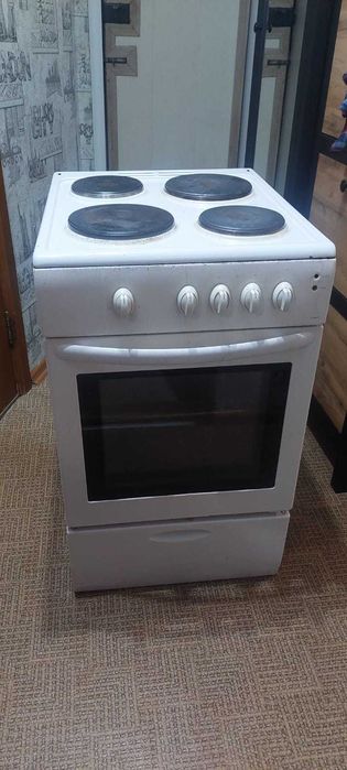 Продам плиту с 4 конфорками