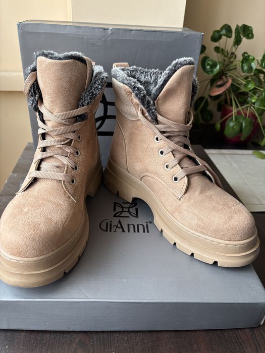 Дамски боти Gianni, бежови, естествен велур
