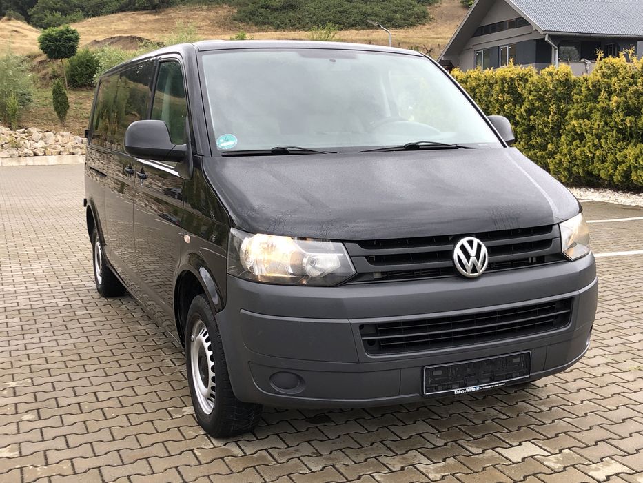 VW Transporter T5 lung 9locuri an 2010 2.0tdi 102cp cluma usi spate