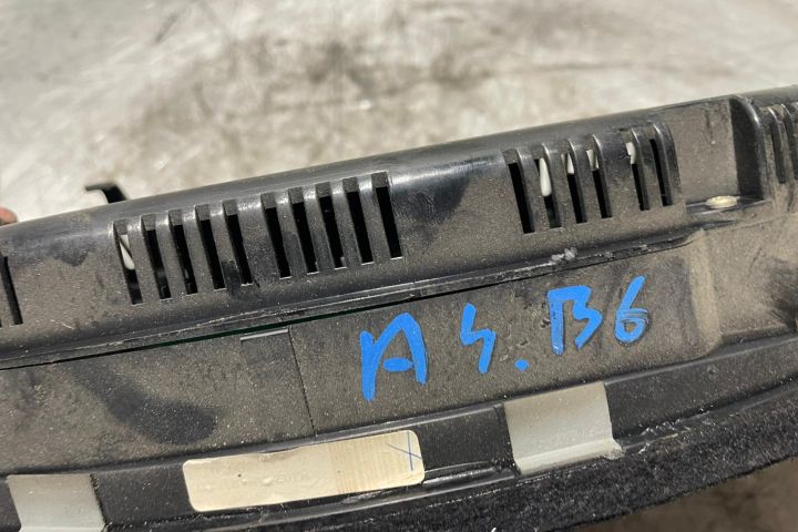 Ceasuri bord 1 036 901 830 1 036 901 830 Audi A4 B6