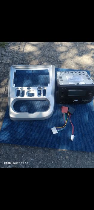 Radio CD Dacia cu boxe originale