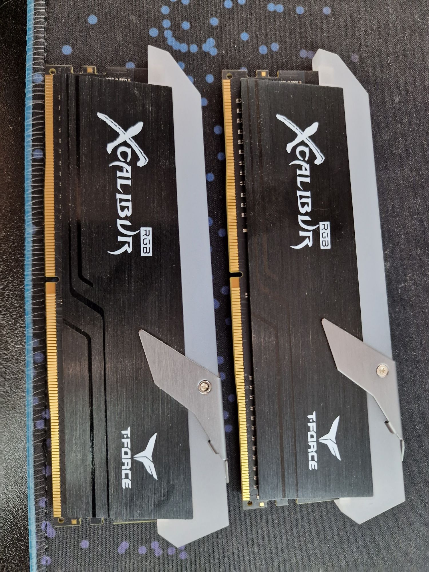 Memorie DDR4 T-Force XCalibur RGB 16GB 4000mhz CL18