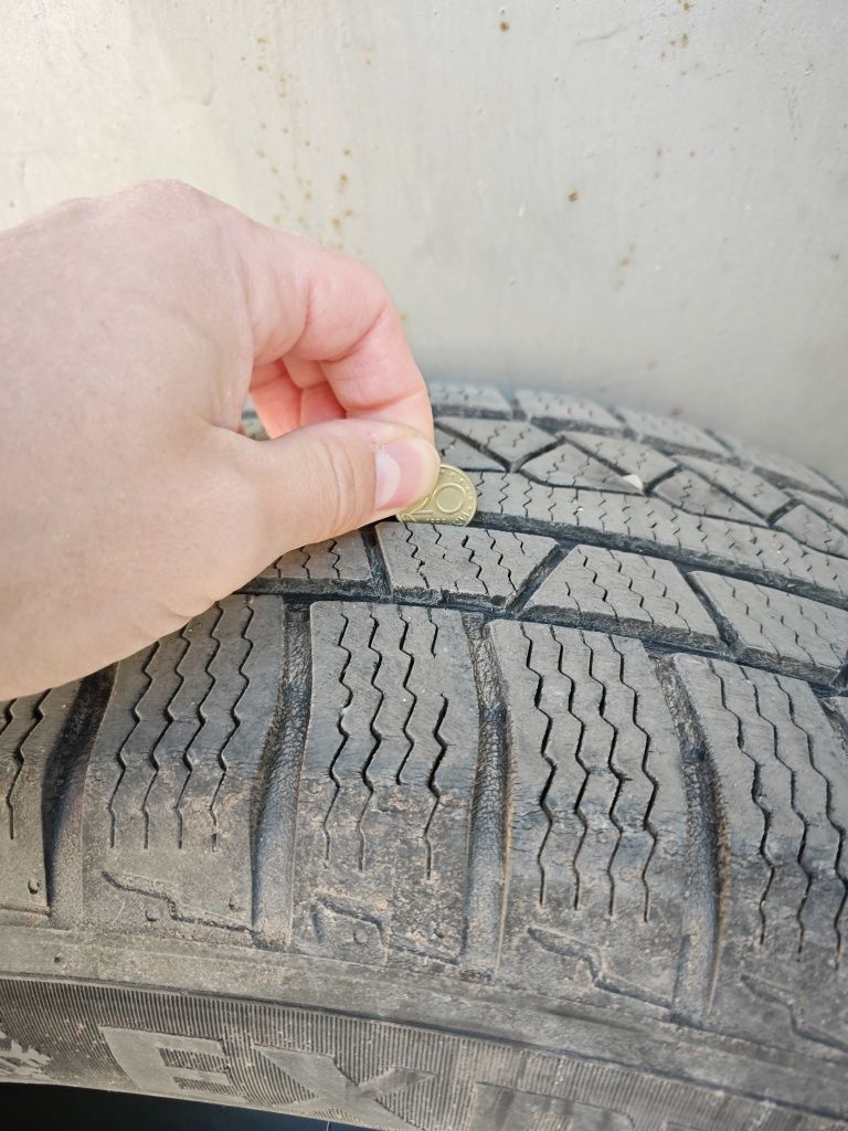 2бр Зимни гуми Petlas, SUV, 225/60/18