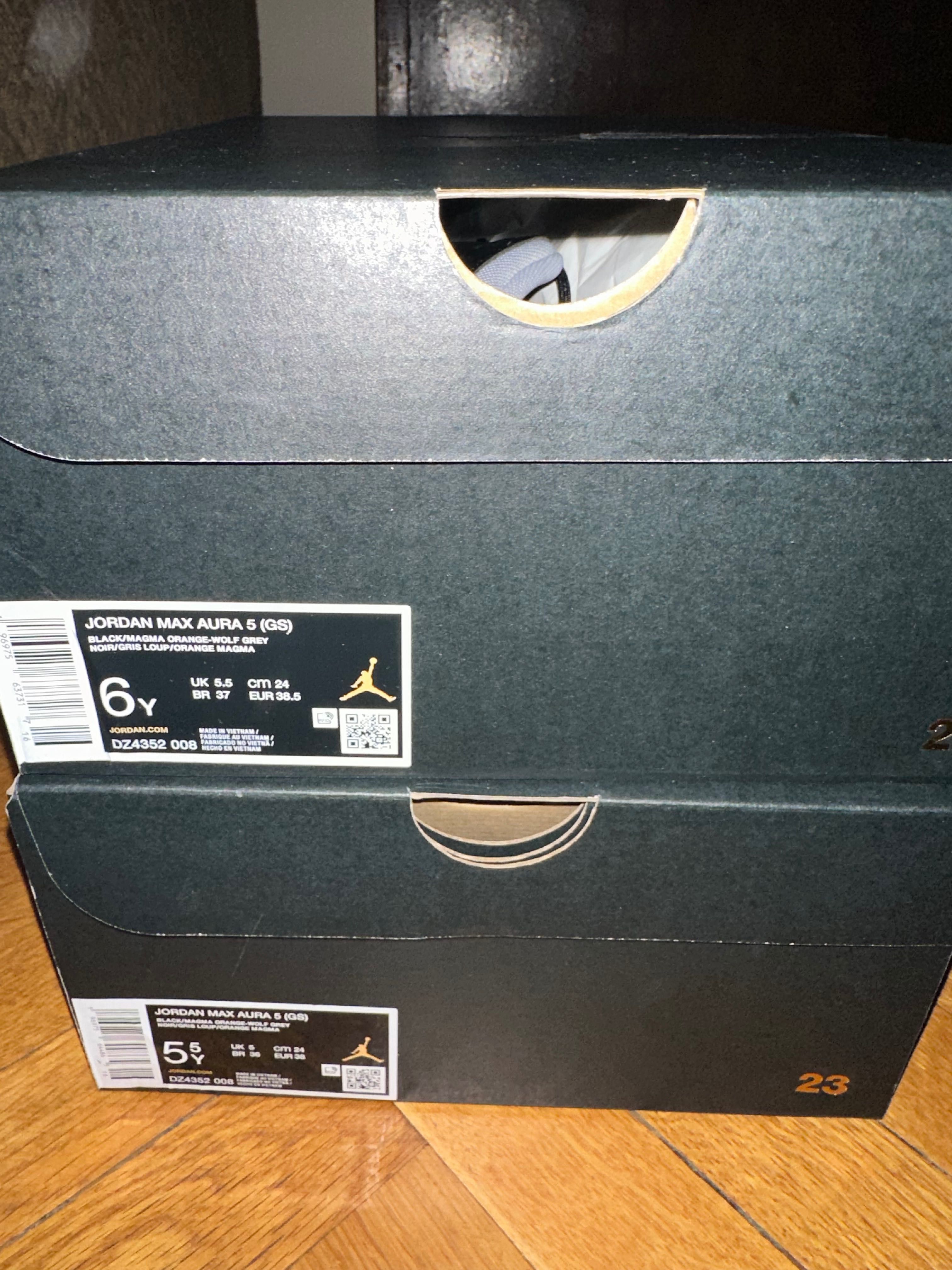 Детски снейкъри Jordan Max Aura 5