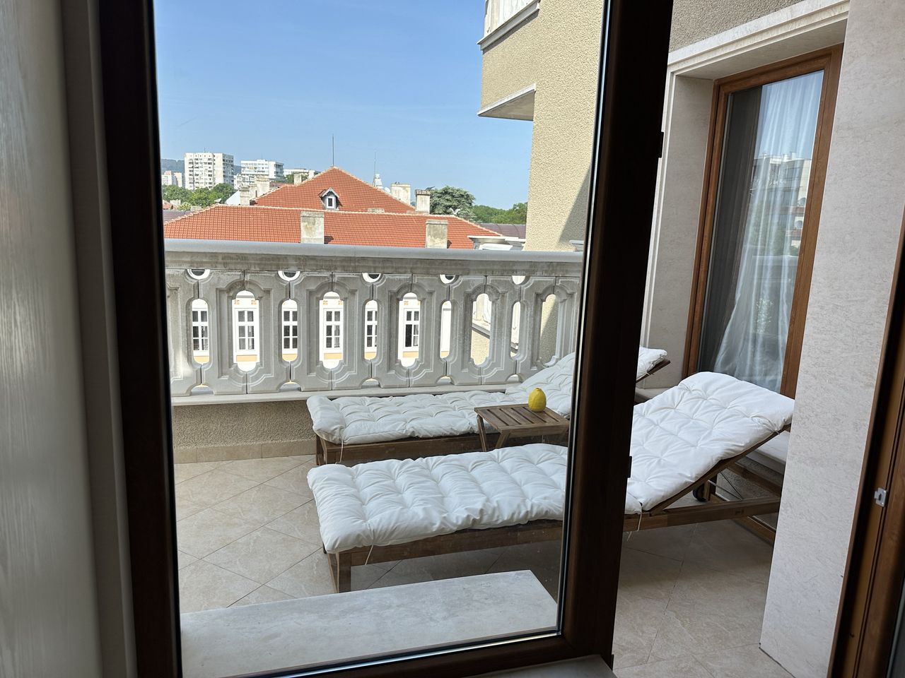 Продава се Двустаен апартамент в Варна, Възраждане 1 - 110 кв.м за 3228 €/кв.м - Снимка #17