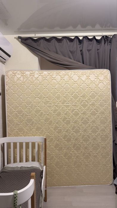 Продается матрас для кровати