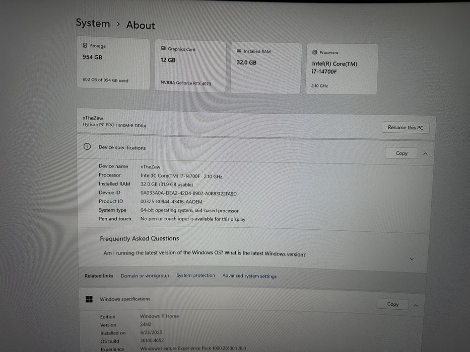 Vand pc gaming folosit 4 luni