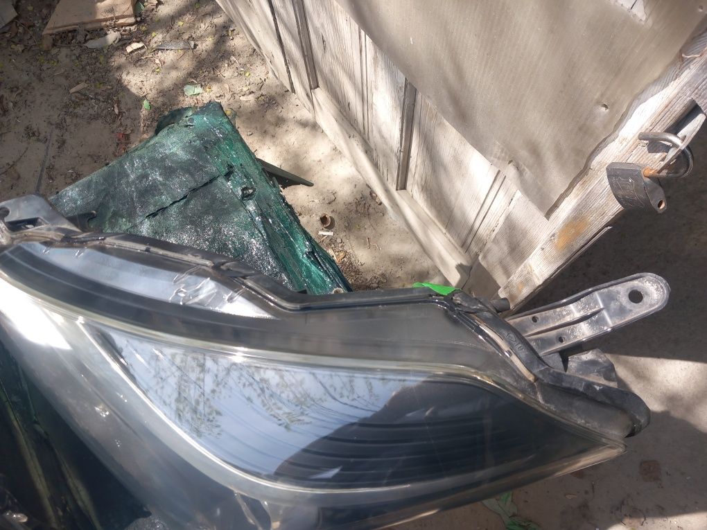 Faruri yaris 2015