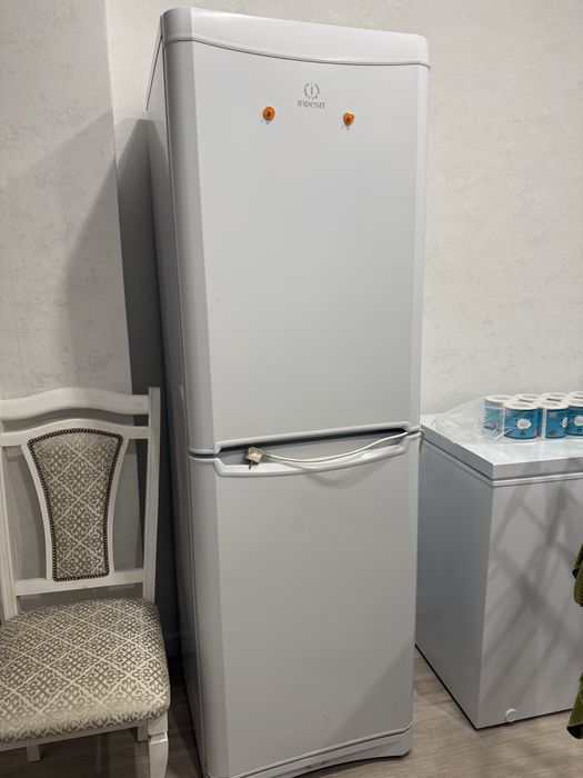 Продам холодильник