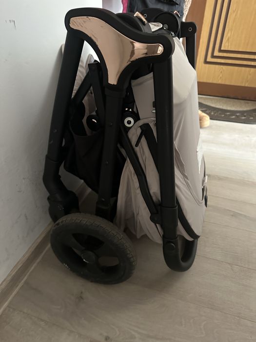 Vand carucior chipolino infinity