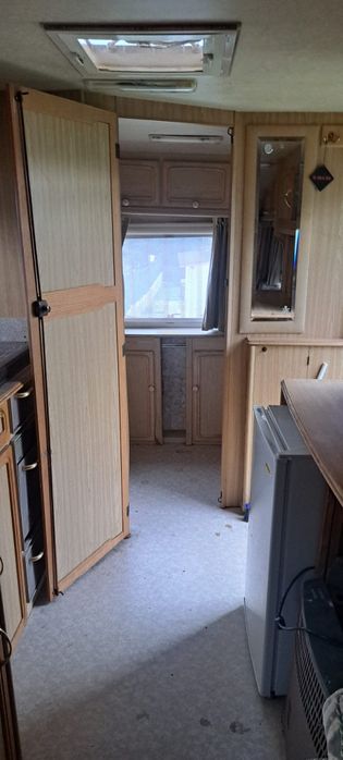 Rulota Elddis Hurricane GT din 01.06.1997 (doar 968 kg greutate)