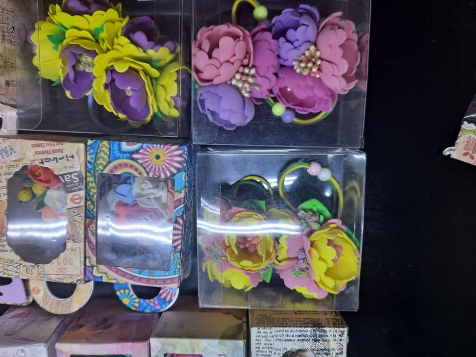 Заколки- резинки из фоамирана ручной работы. Цена - 20.000 сум за одну