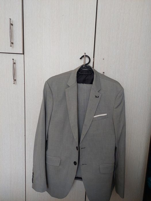 Costum Zara bărbați (sacou+pantaloni), ca nou, mărime M