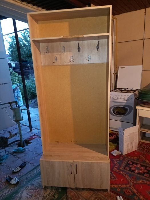 Продам   вешлку для  прихожей