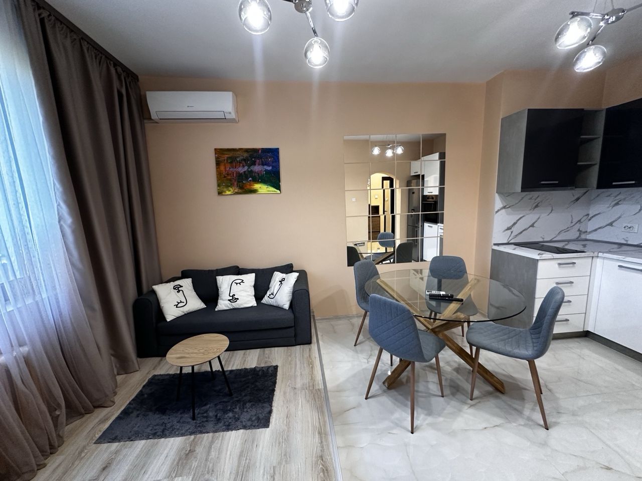 Дава се под наем Двустаен апартамент в Враца, Център - 50 кв.м за 331.5 € - Снимка #1
