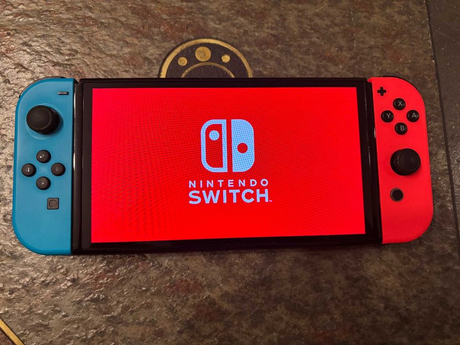 Nintendo Switch OLED Full box + extra accesorii (garantie extinsa)