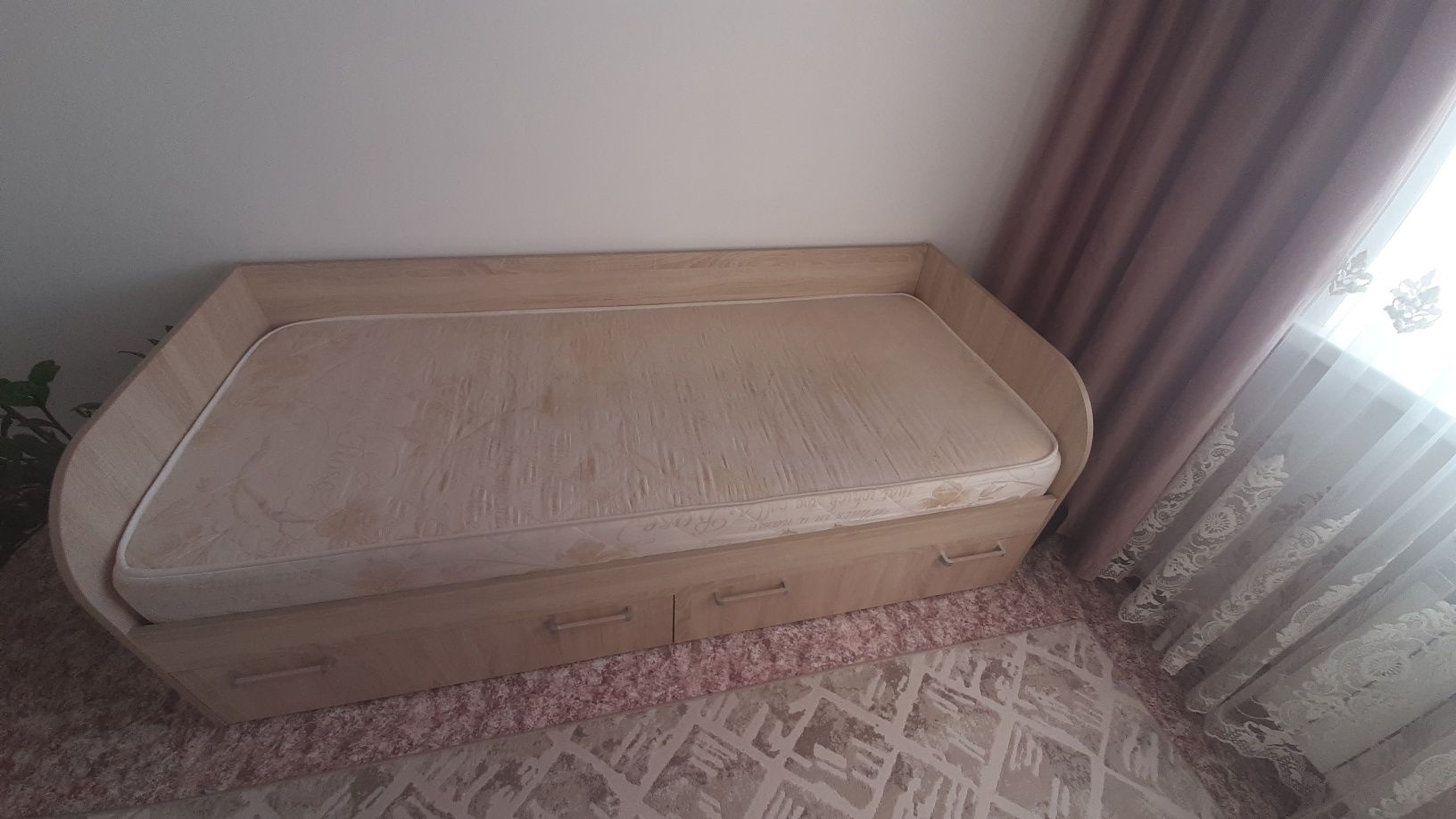 Кровать с 2-я полками