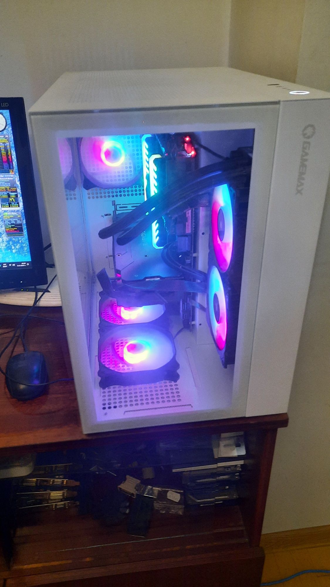 Компютър i7 7800X RAM32gb GTX1070