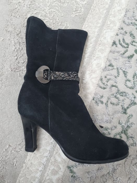 Отдам даром обувь женские