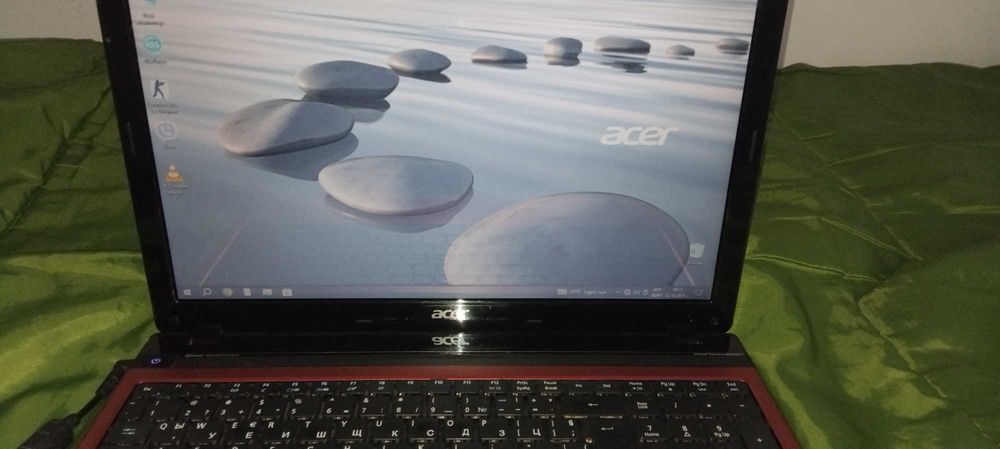 Лаптоп Аcer с 300gbSSD Windows 10