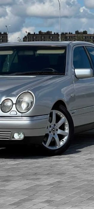 Диски с резиной на Мерседес..