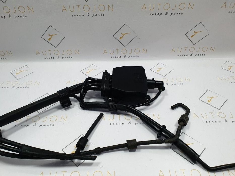 Pompa de vacuum VOLKSWAGEN TOURAN 1T1, 1T2 2003 - 2010 TDI 16V BKD 6Q0906625 , 03G131051H