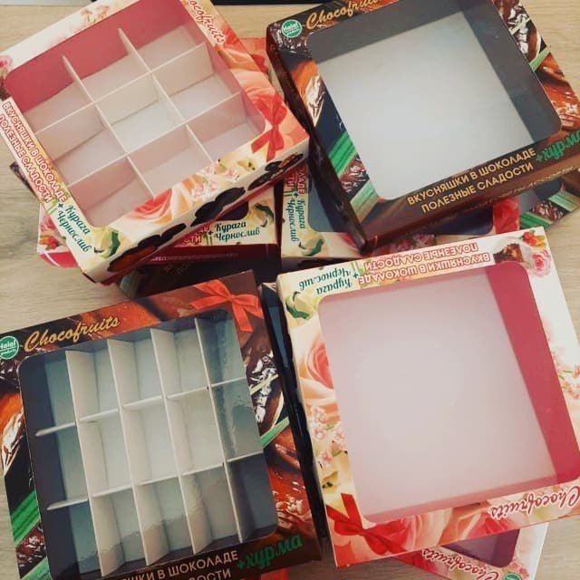 Этикетка самоклеящаяся картонная коробки бумажные пакеты