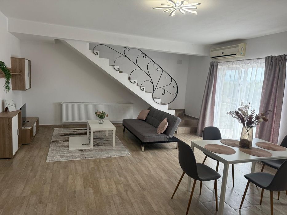 Vind apartament 4 camere
