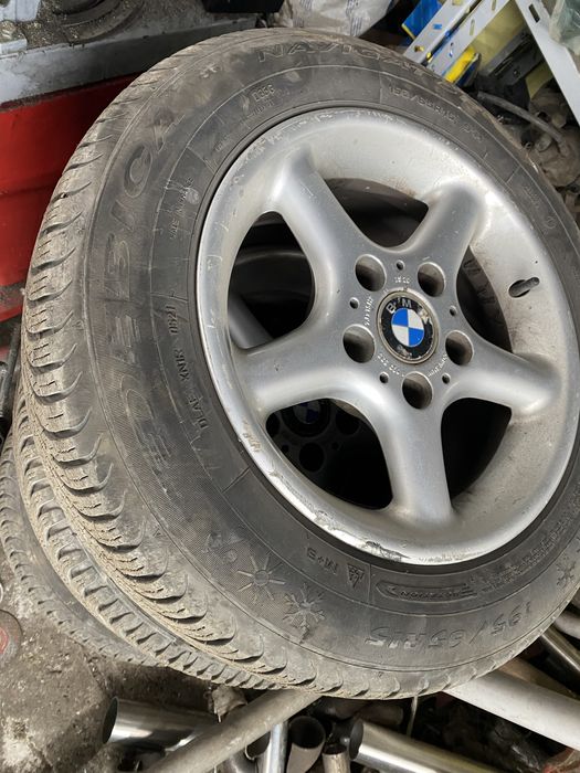 Продавам джанти 15 цола със зимни гуми за бмв 5х120