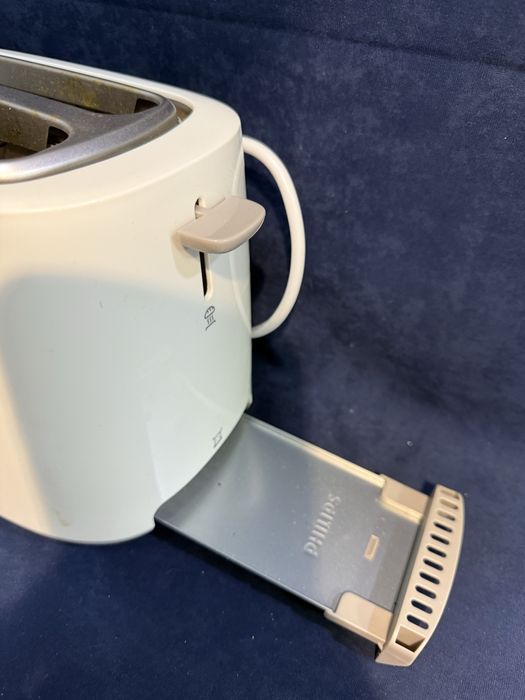 Тостер Philips бял