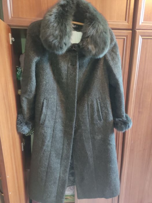 Продам женское пальто