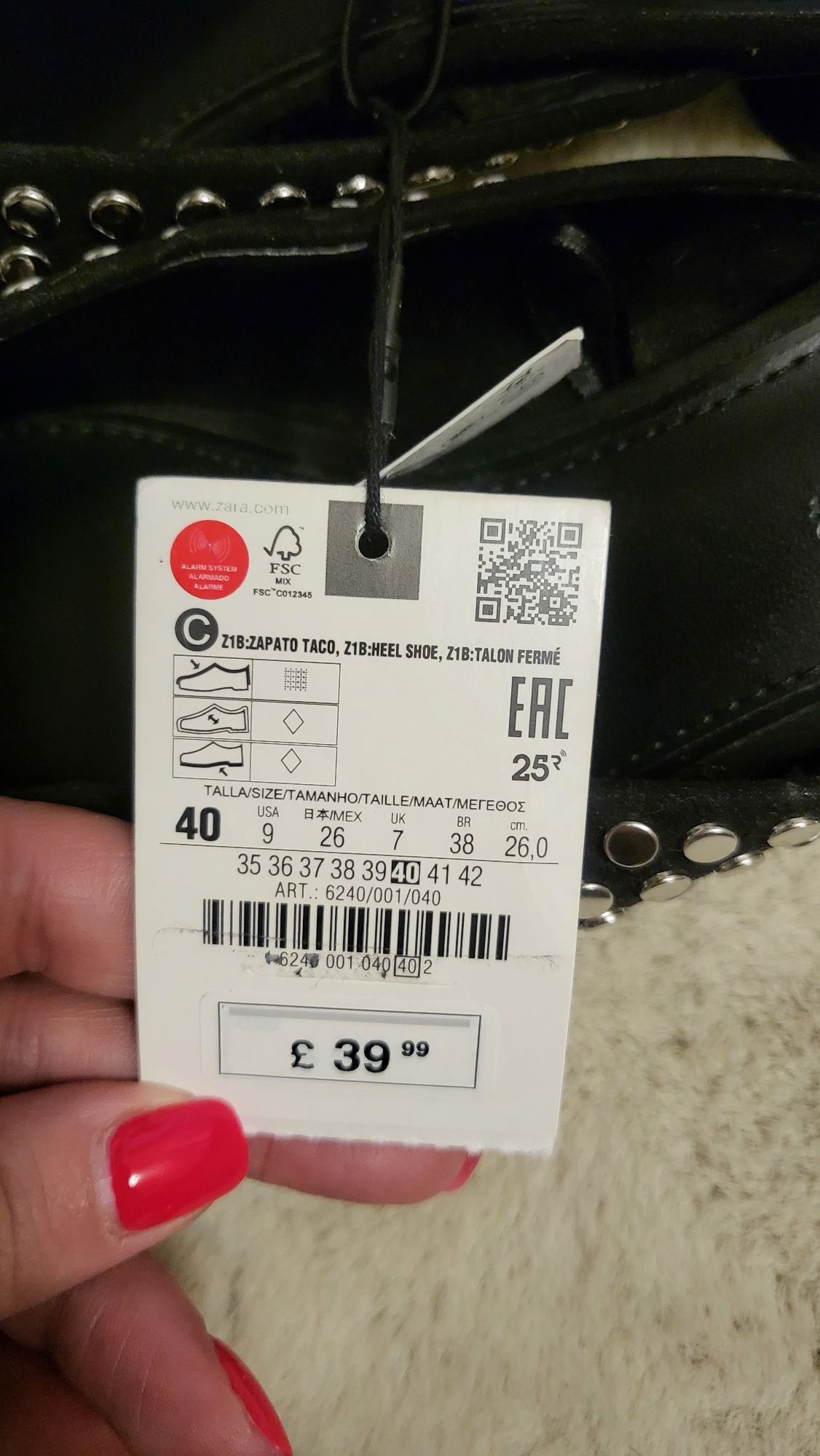 Zara чехли -чисто нови