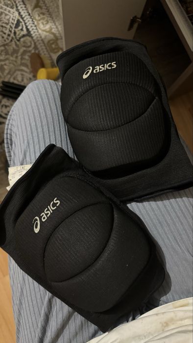 Наколенники “Asics”