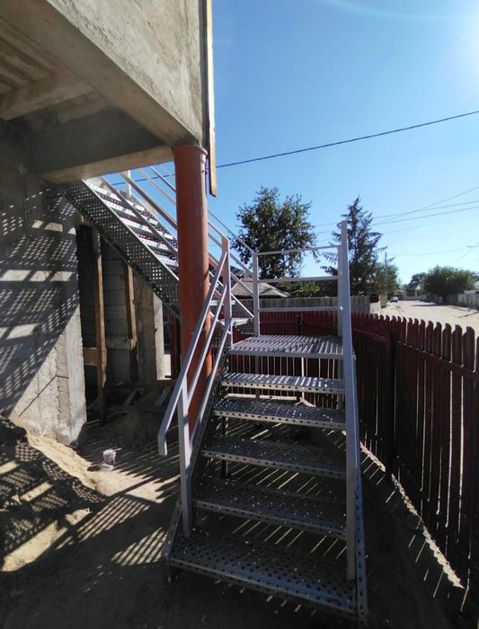 Scara metalica zincata  exterioara pentru ,case, beciuri și incendii