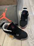 Adidasi Jordan 4 Bred