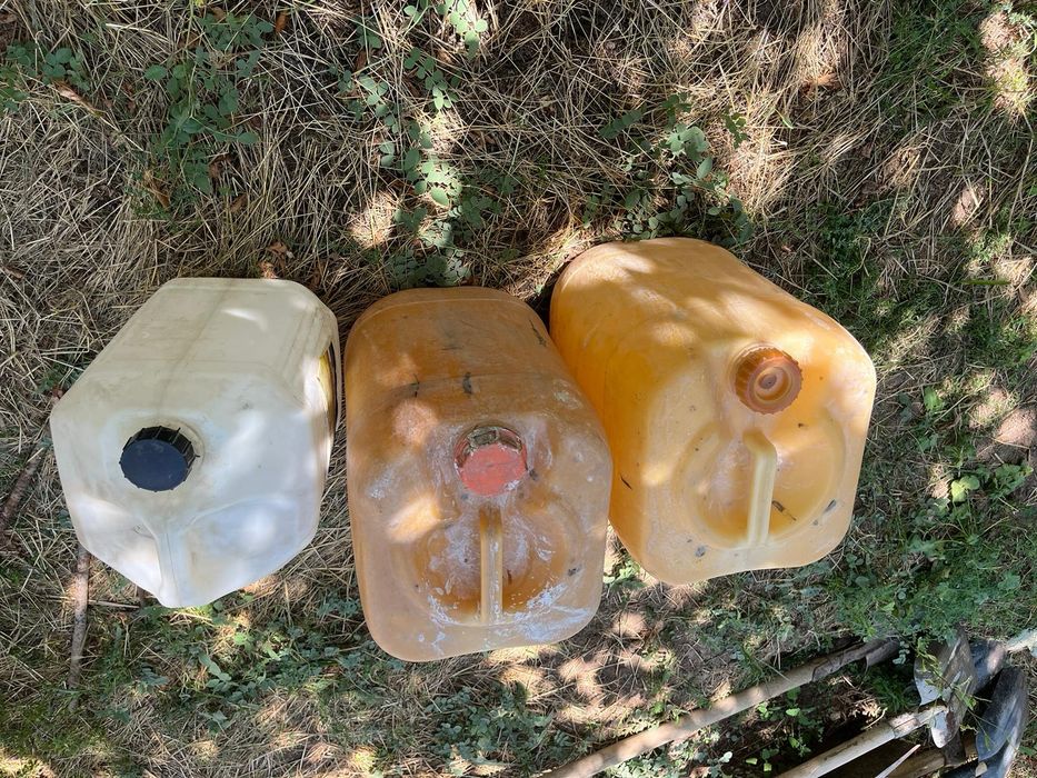 Канистра 20- литр  сатылады.